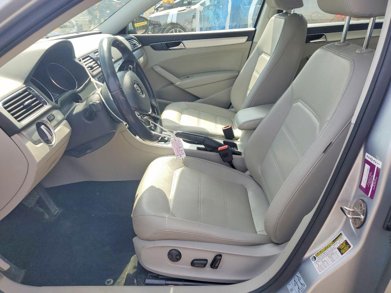 2019 VOLKSWAGEN PASSAT WOLFSBURG photo 7
