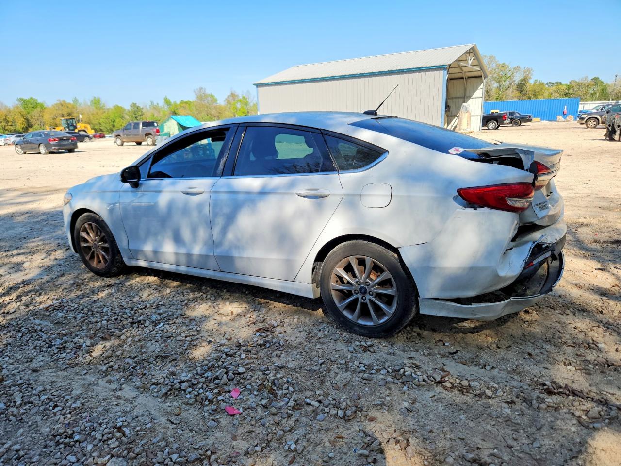 2017 FORD FUSION SE photo 2