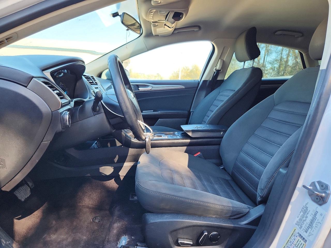 2017 FORD FUSION SE photo 7