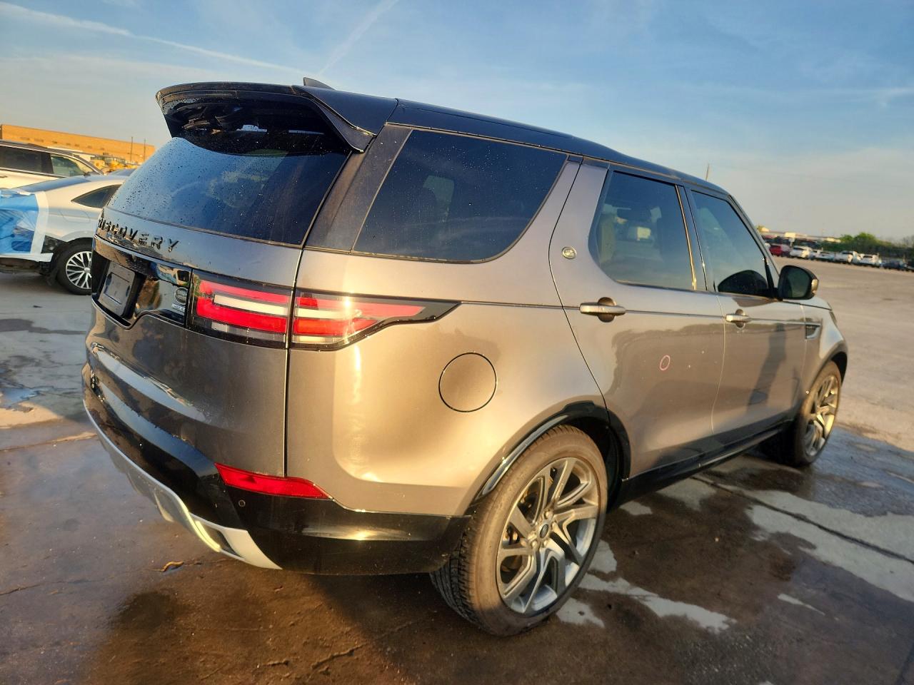 2018 LAND ROVER DISCOVERY HSE photo 3