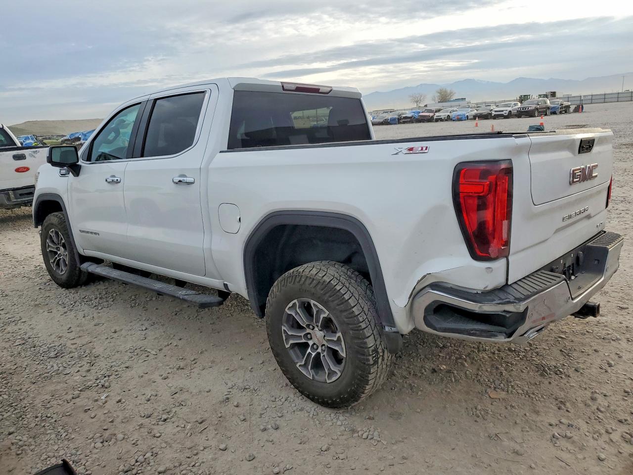 2020 GMC SIERRA K1500 SLT photo 2