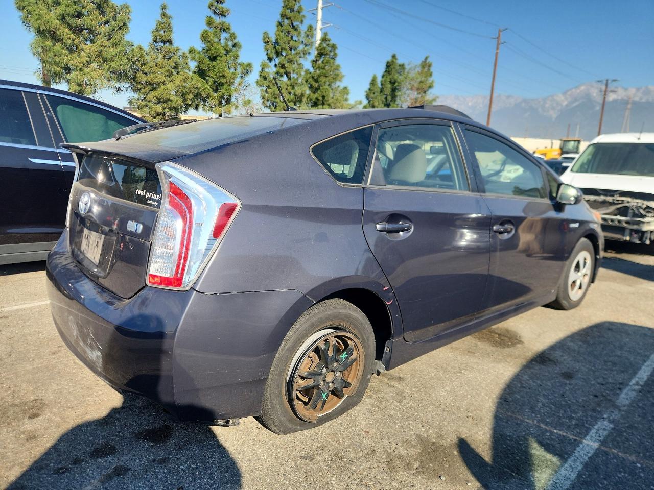 2015 TOYOTA PRIUS TWO photo 3