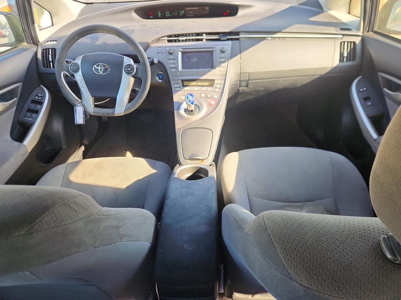 2015 TOYOTA PRIUS TWO photo 8