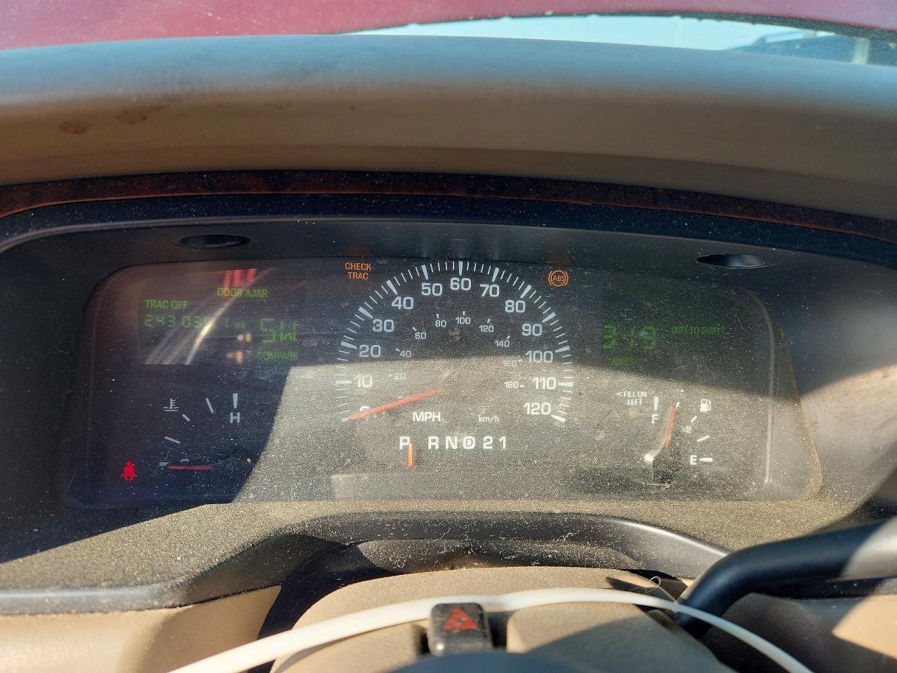 2000 LINCOLN TOWN CAR SIGNATURE photo 17