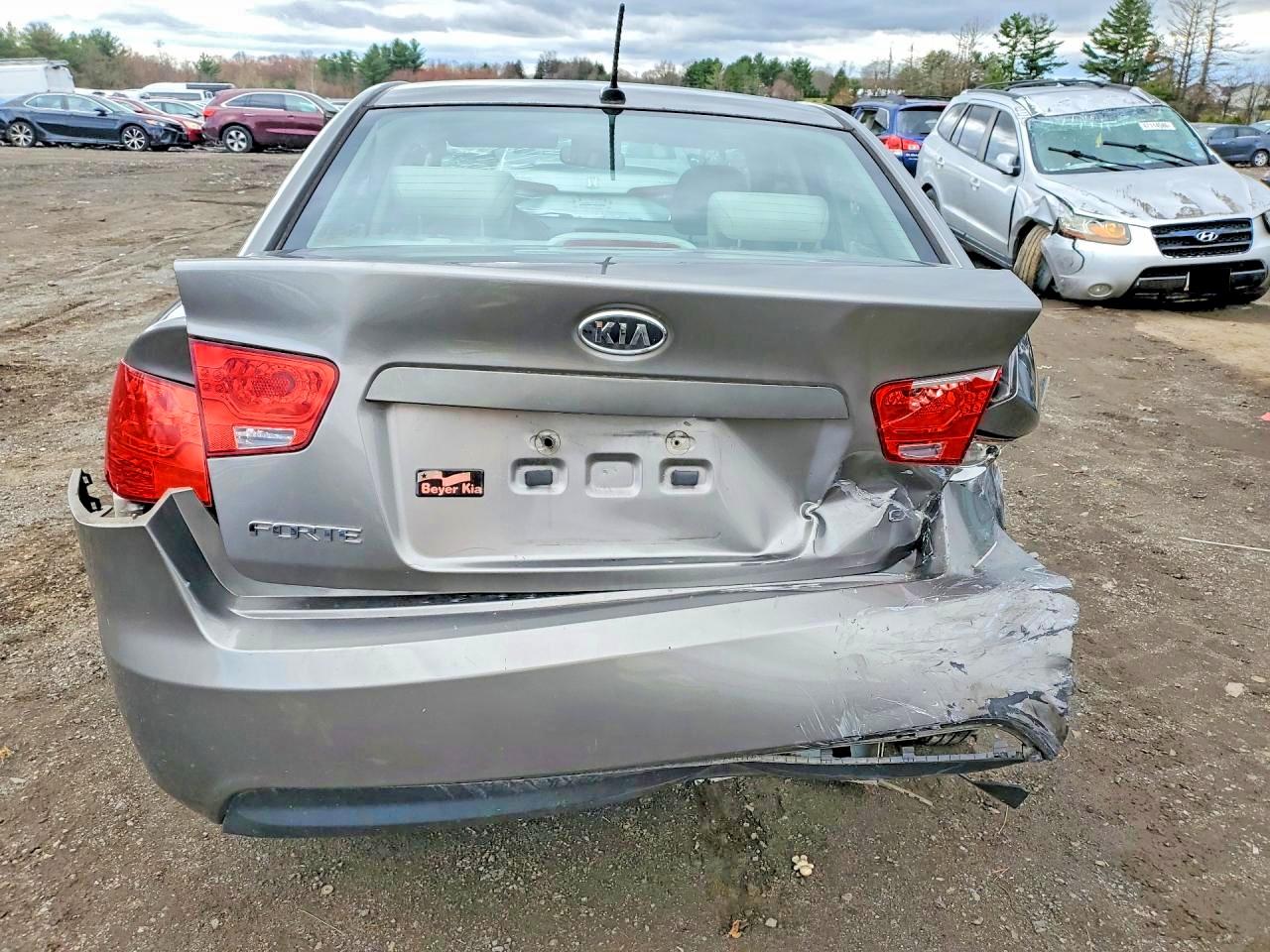 2010 KIA FORTE EX photo 11