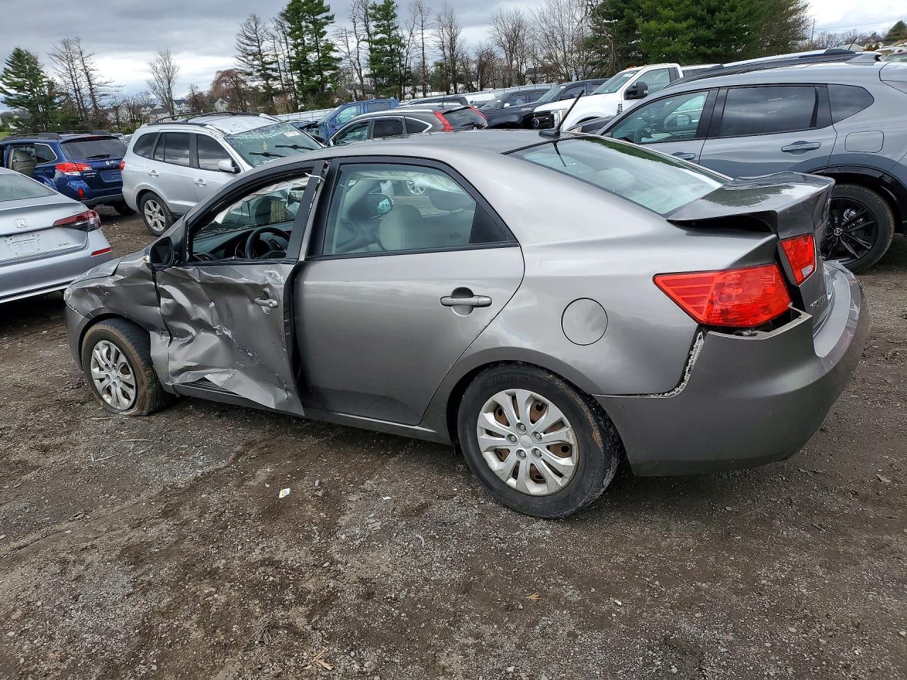 2010 KIA FORTE EX photo 3