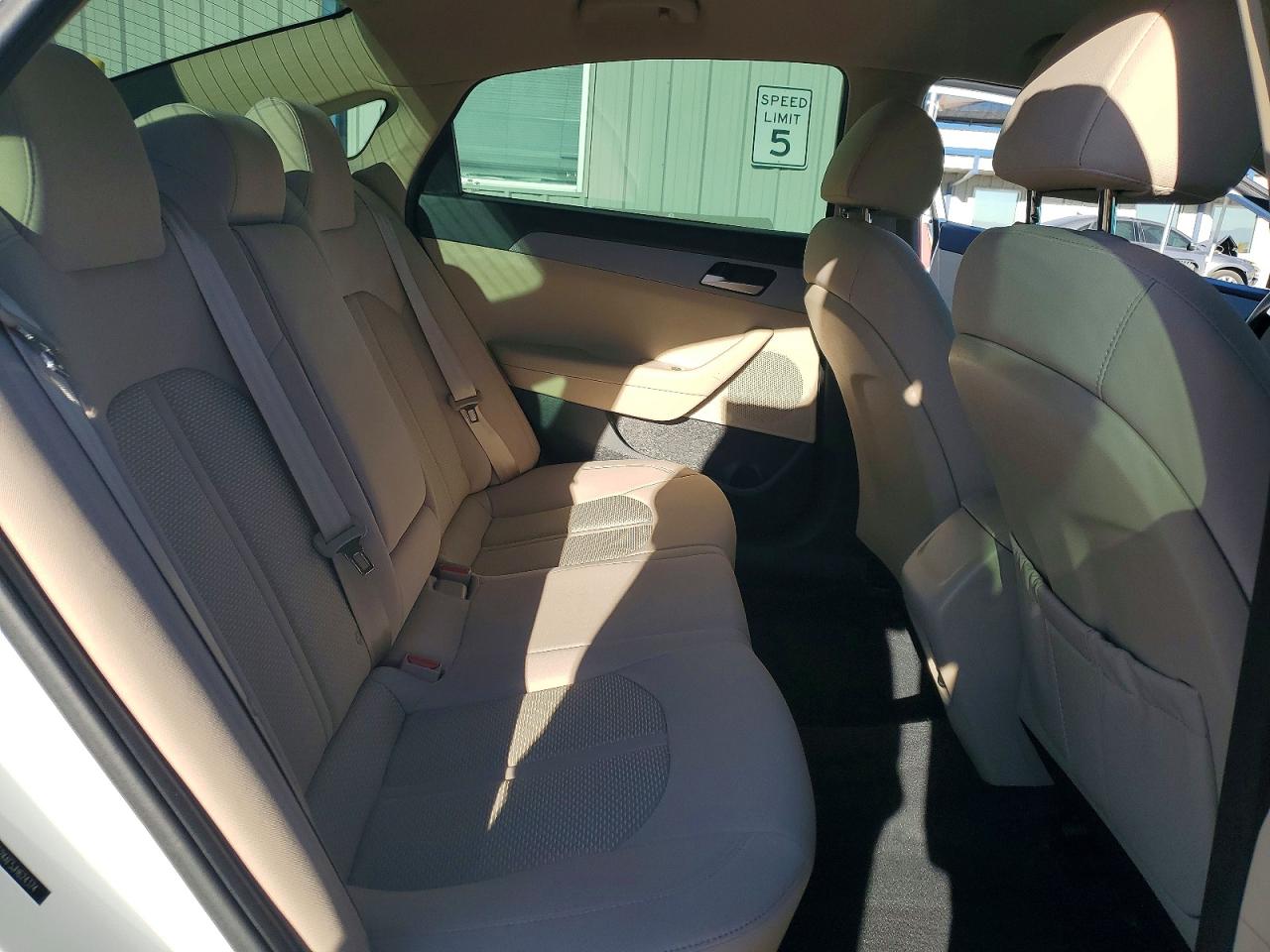 2018 HYUNDAI SONATA SE photo 19