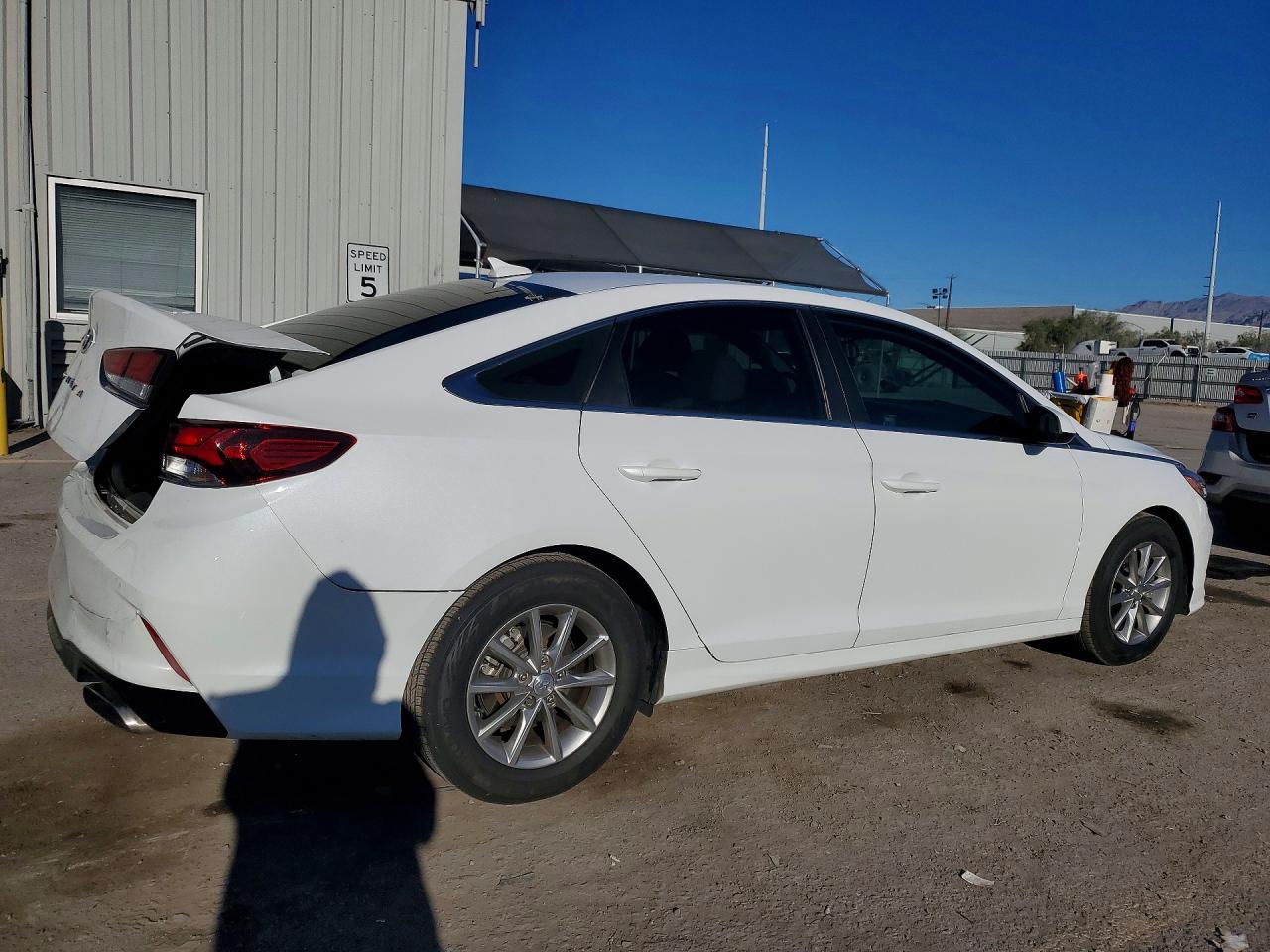 2018 HYUNDAI SONATA SE photo 5