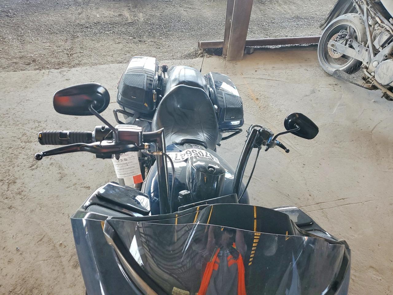 2019 HARLEY-DAVIDSON FLTRXS photo 13