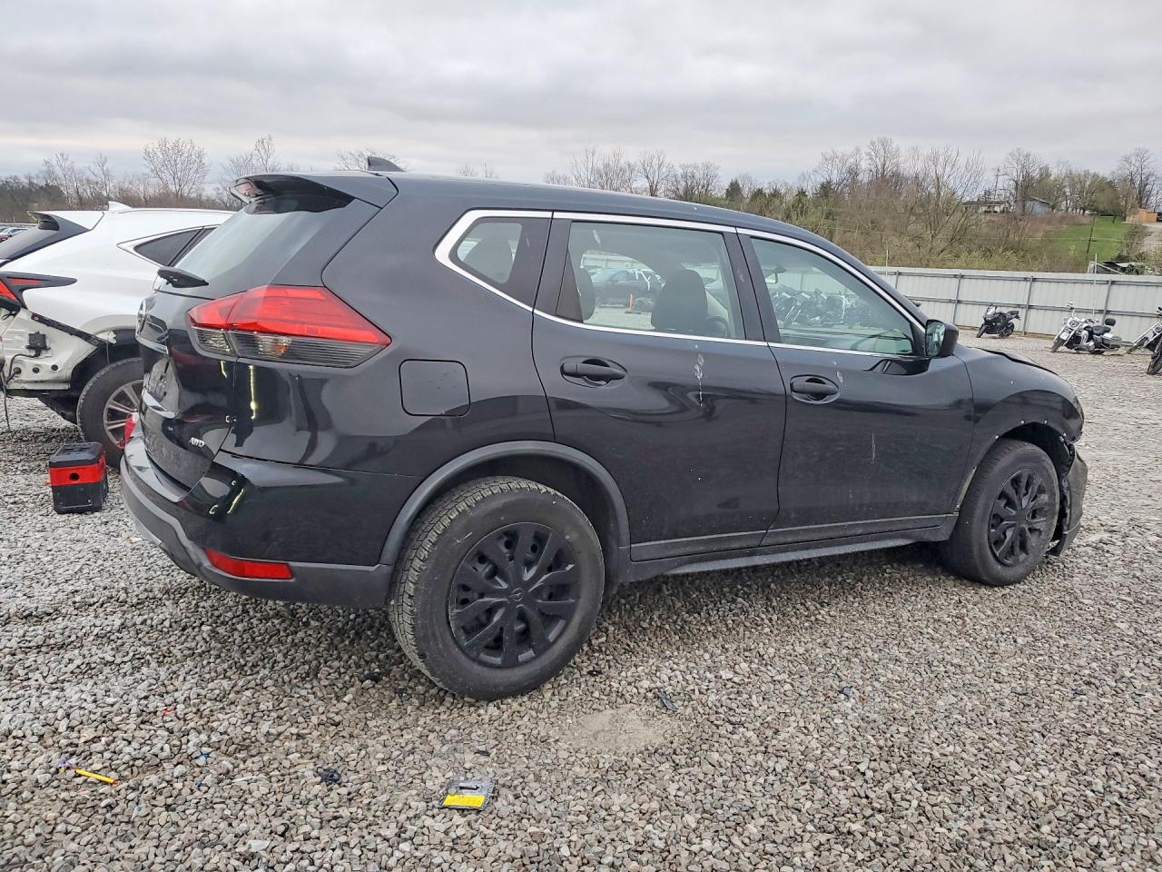 2017 NISSAN ROGUE S photo 3