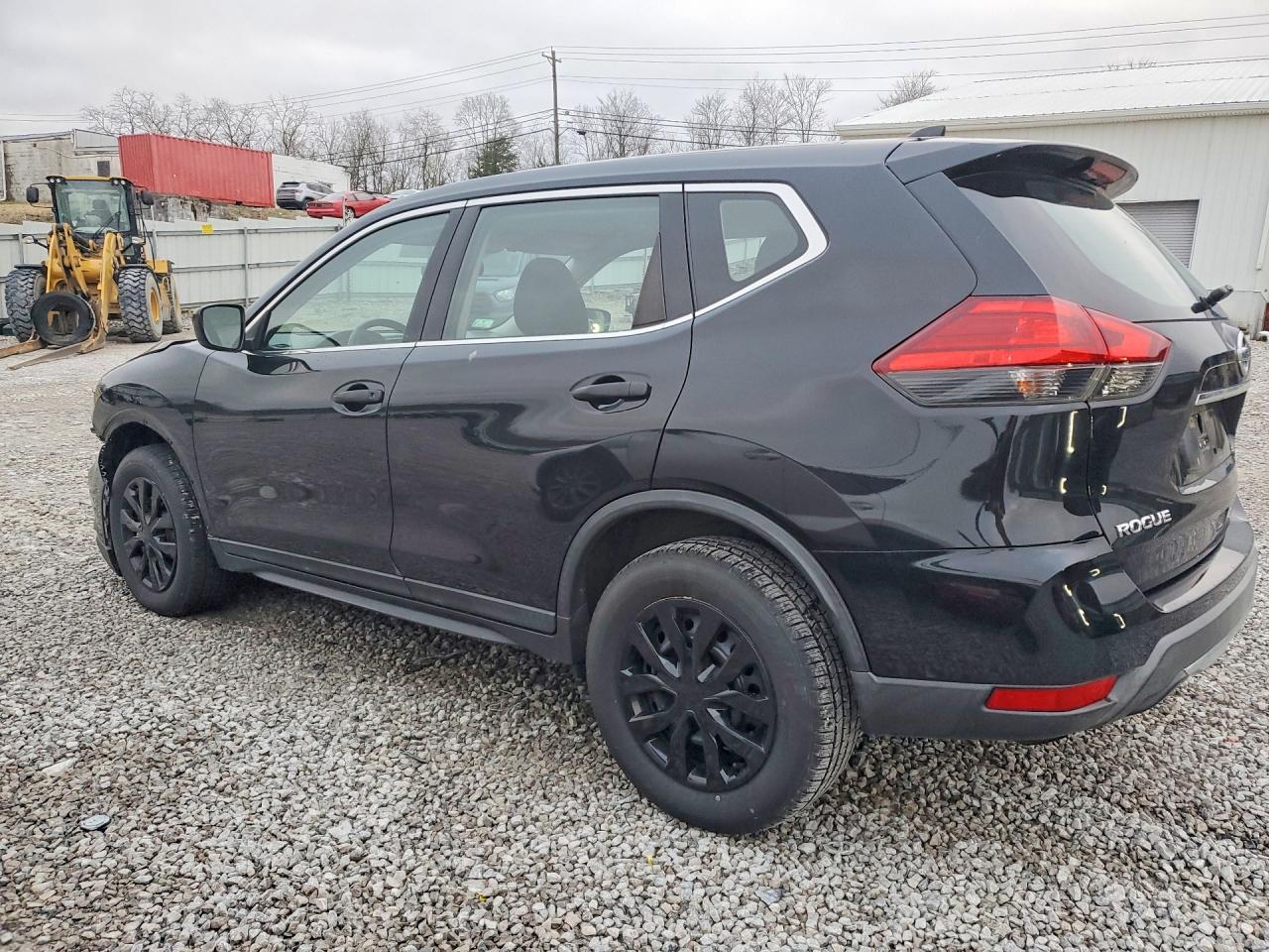 2017 NISSAN ROGUE S photo 2