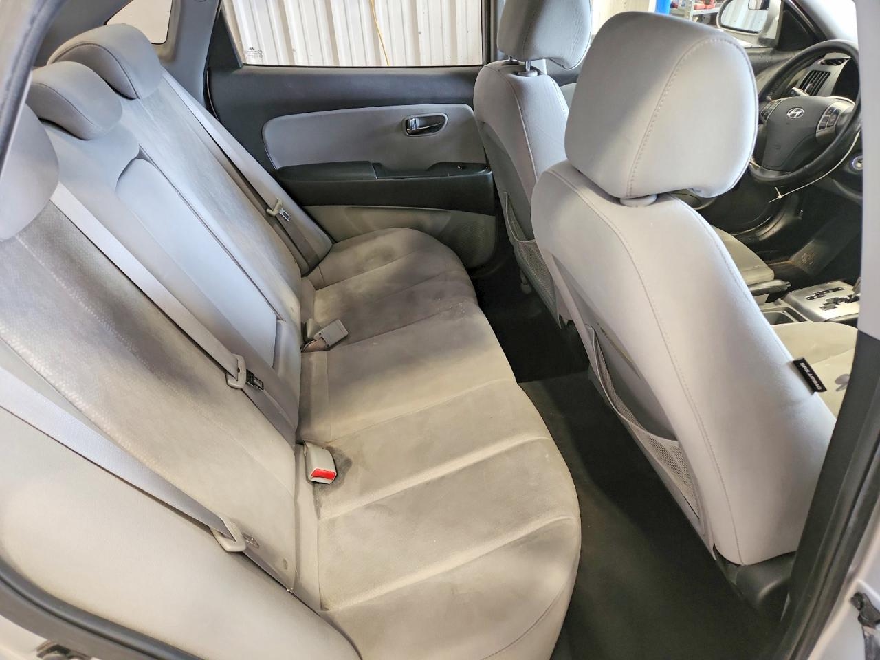 2010 HYUNDAI ELANTRA SE photo 28