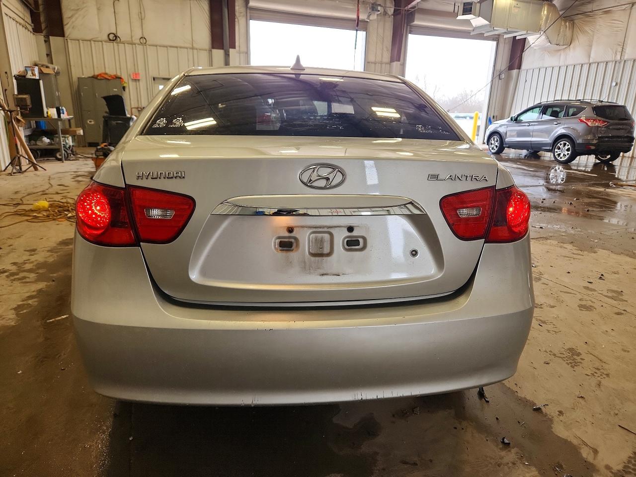 2010 HYUNDAI ELANTRA SE photo 16