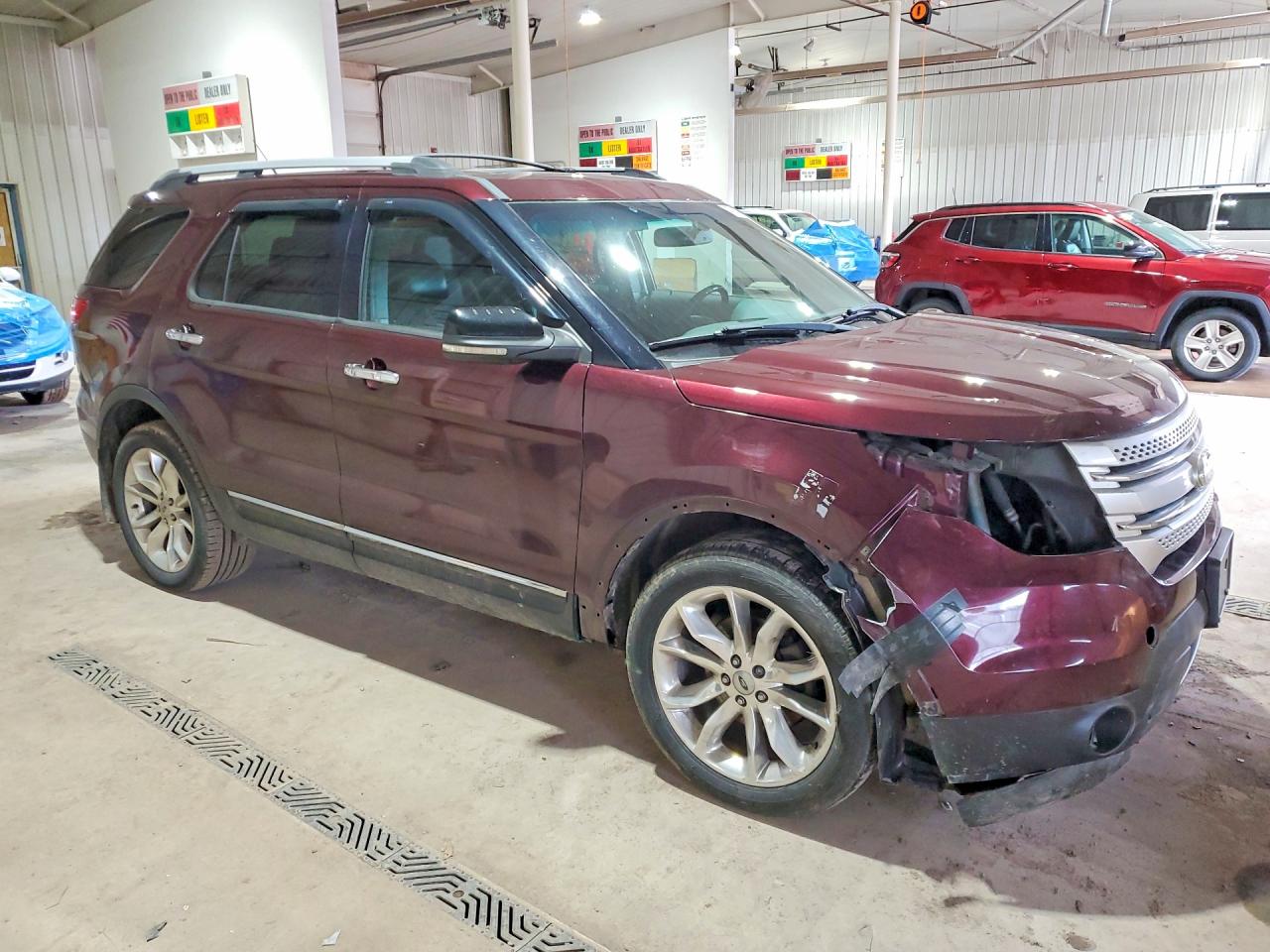 2011 FORD EXPLORER XLT photo 4