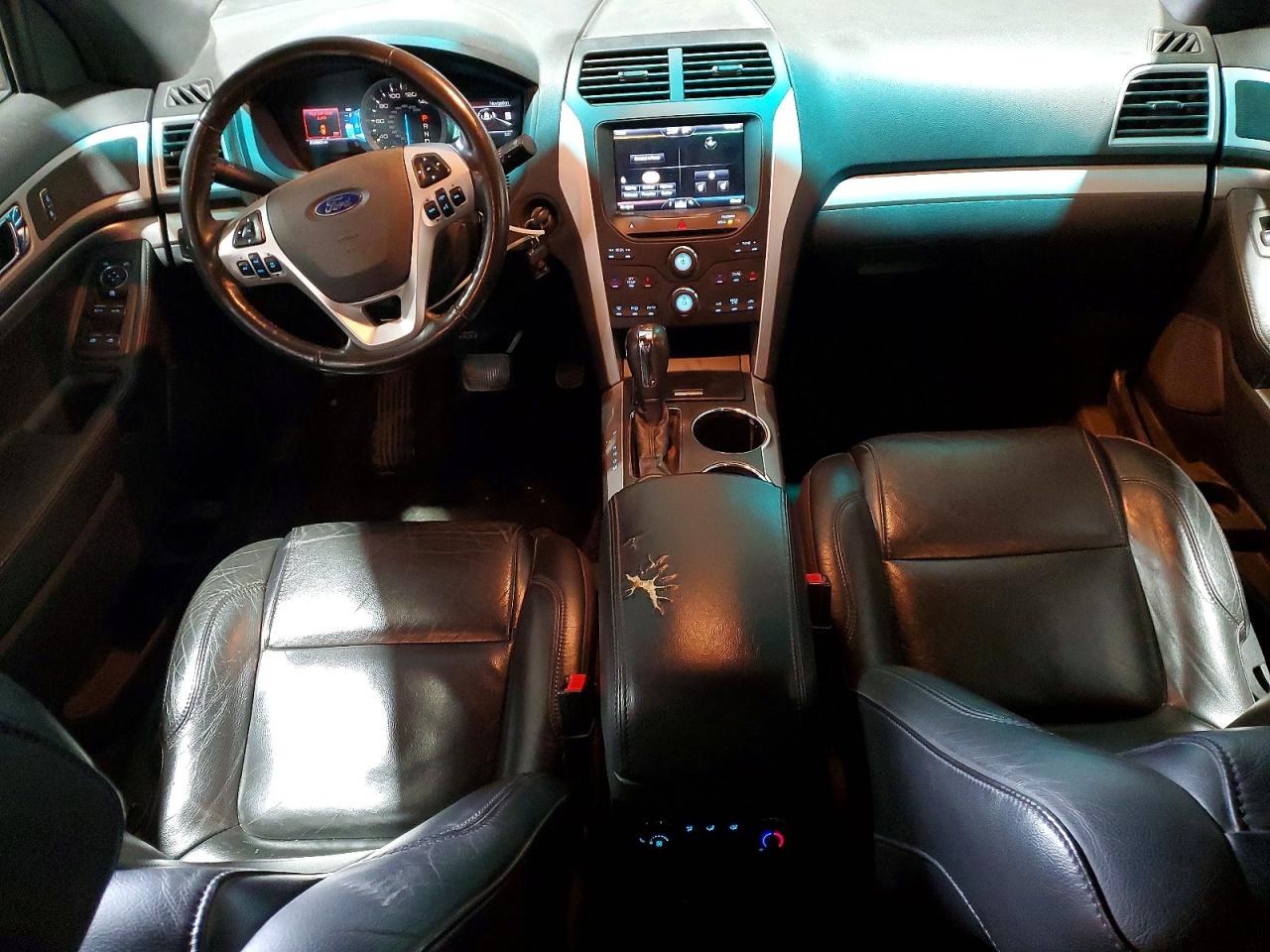 2011 FORD EXPLORER XLT photo 8