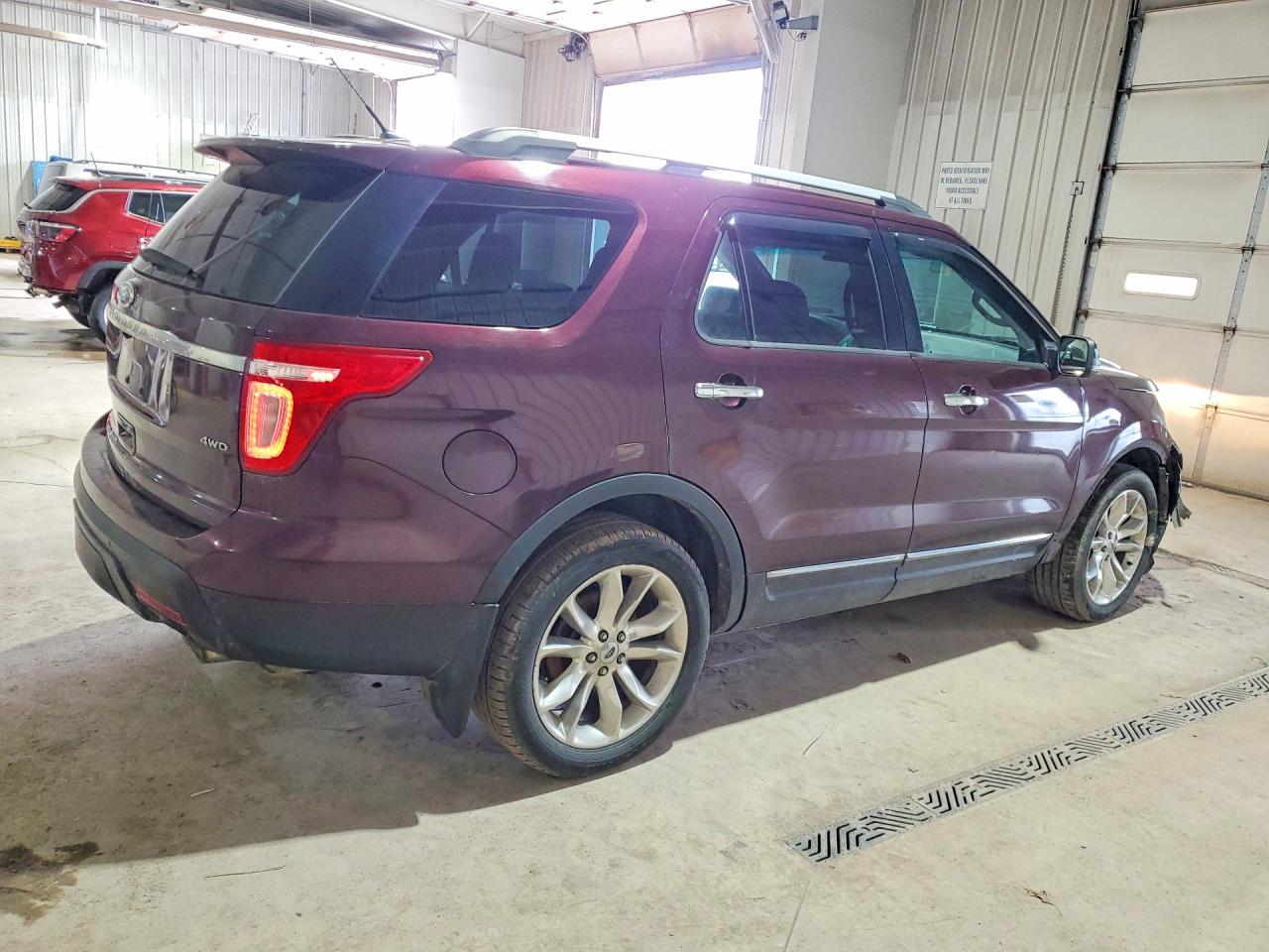 2011 FORD EXPLORER XLT photo 3