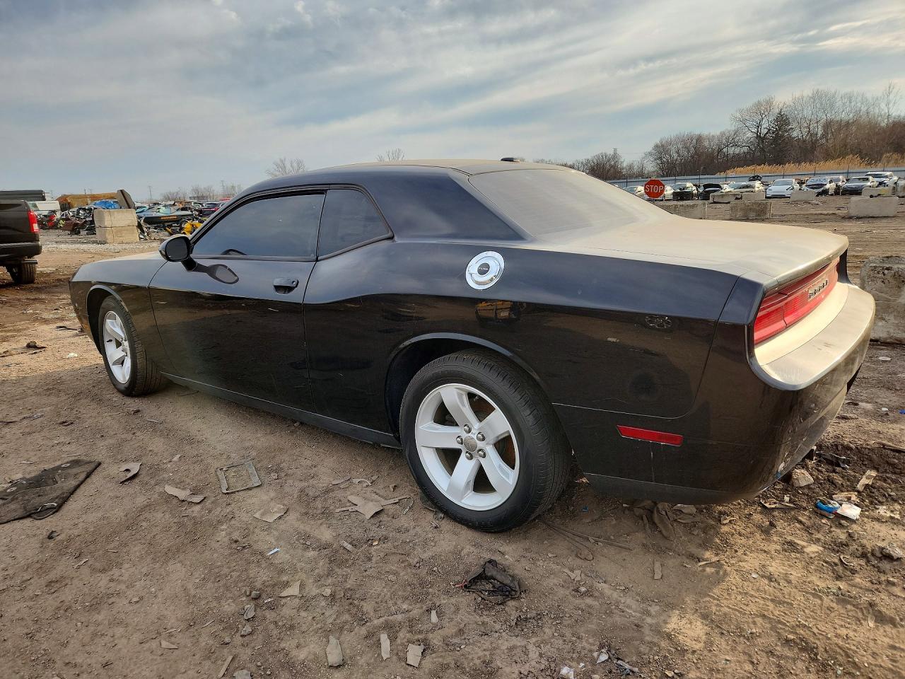 2012 DODGE CHALLENGER SXT photo 3