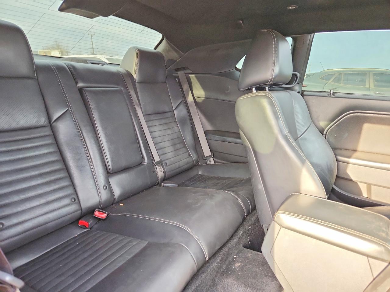 2012 DODGE CHALLENGER SXT photo 19
