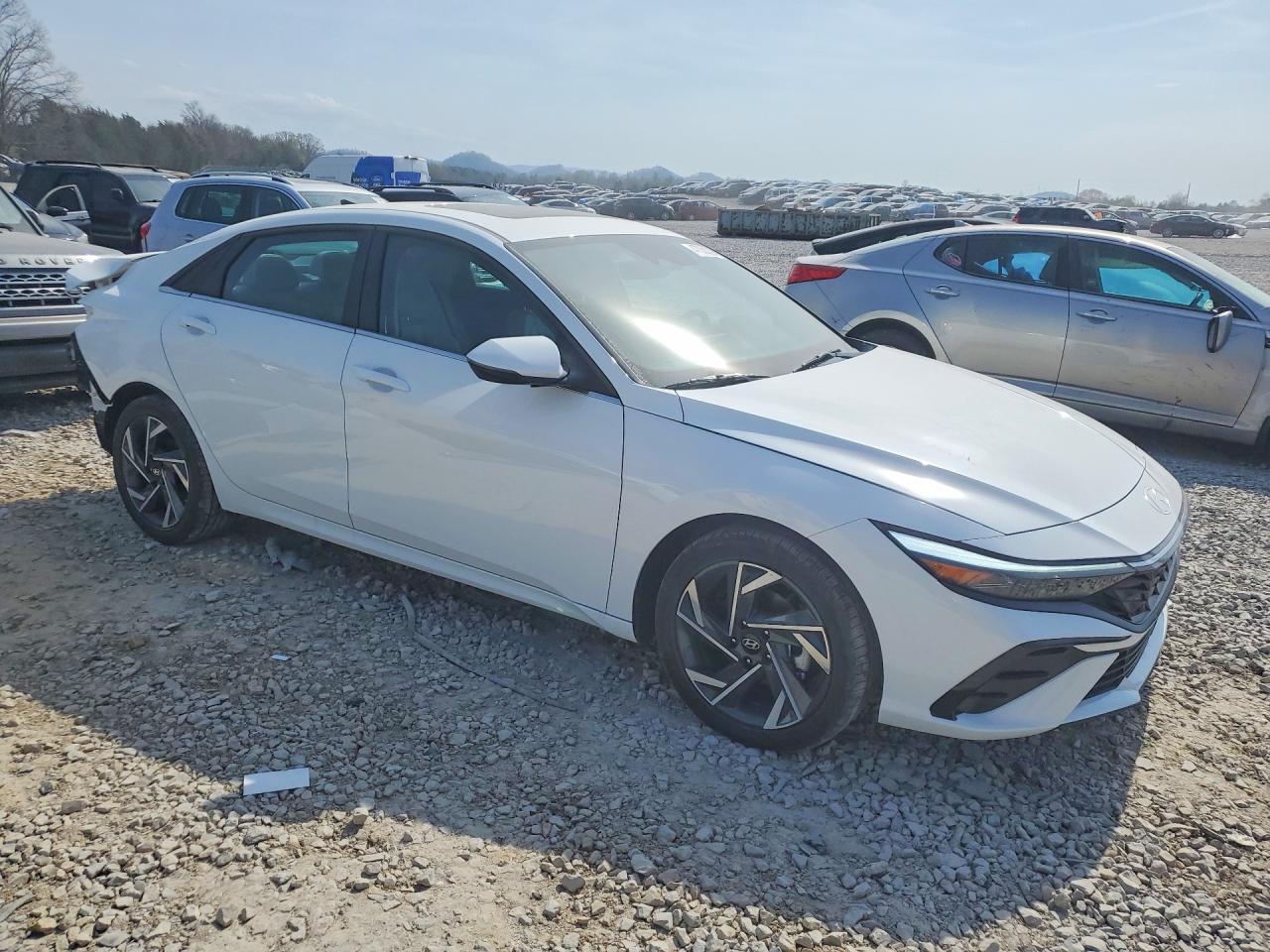 2025 HYUNDAI ELANTRA LIMITED photo 4