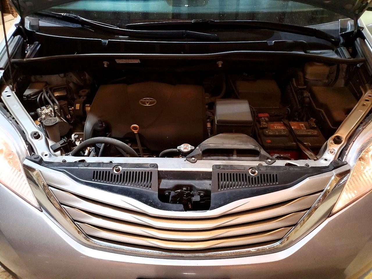 2017 TOYOTA SIENNA LE 7-PASSENGER photo 12