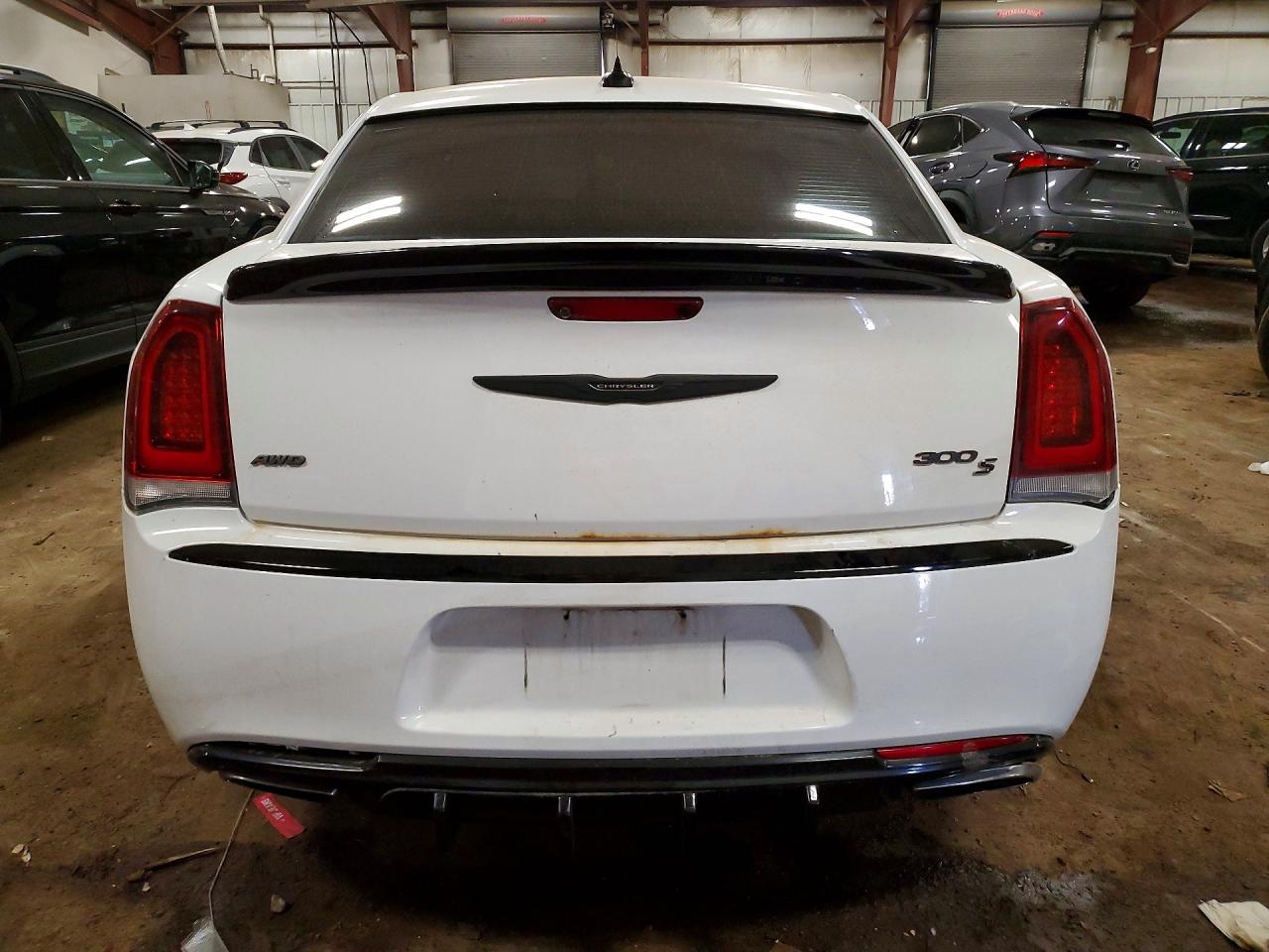 2016 CHRYSLER 300 S photo 6