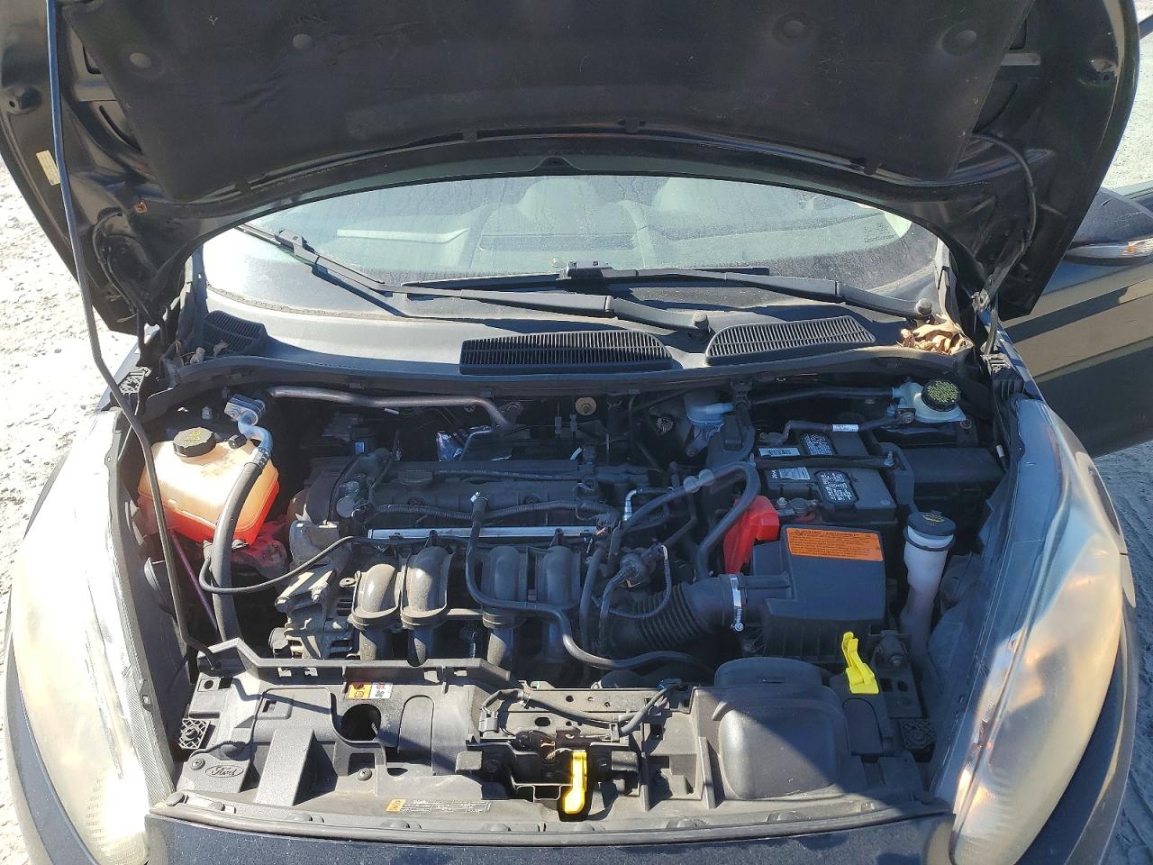 2016 FORD FIESTA SE photo 11