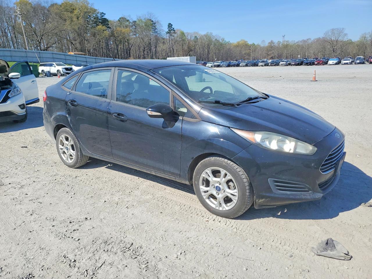 2016 FORD FIESTA SE photo 4
