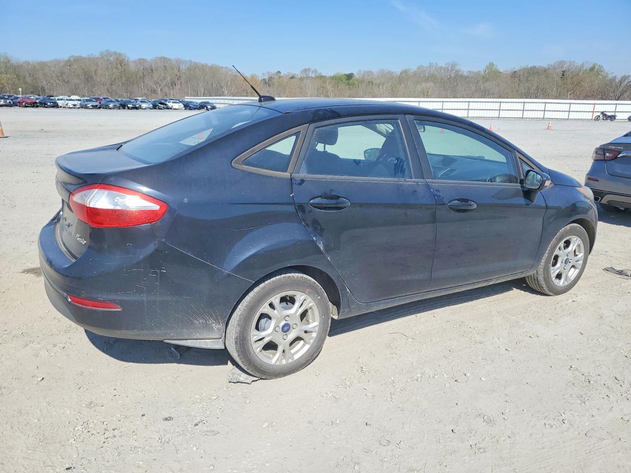 2016 FORD FIESTA SE photo 3