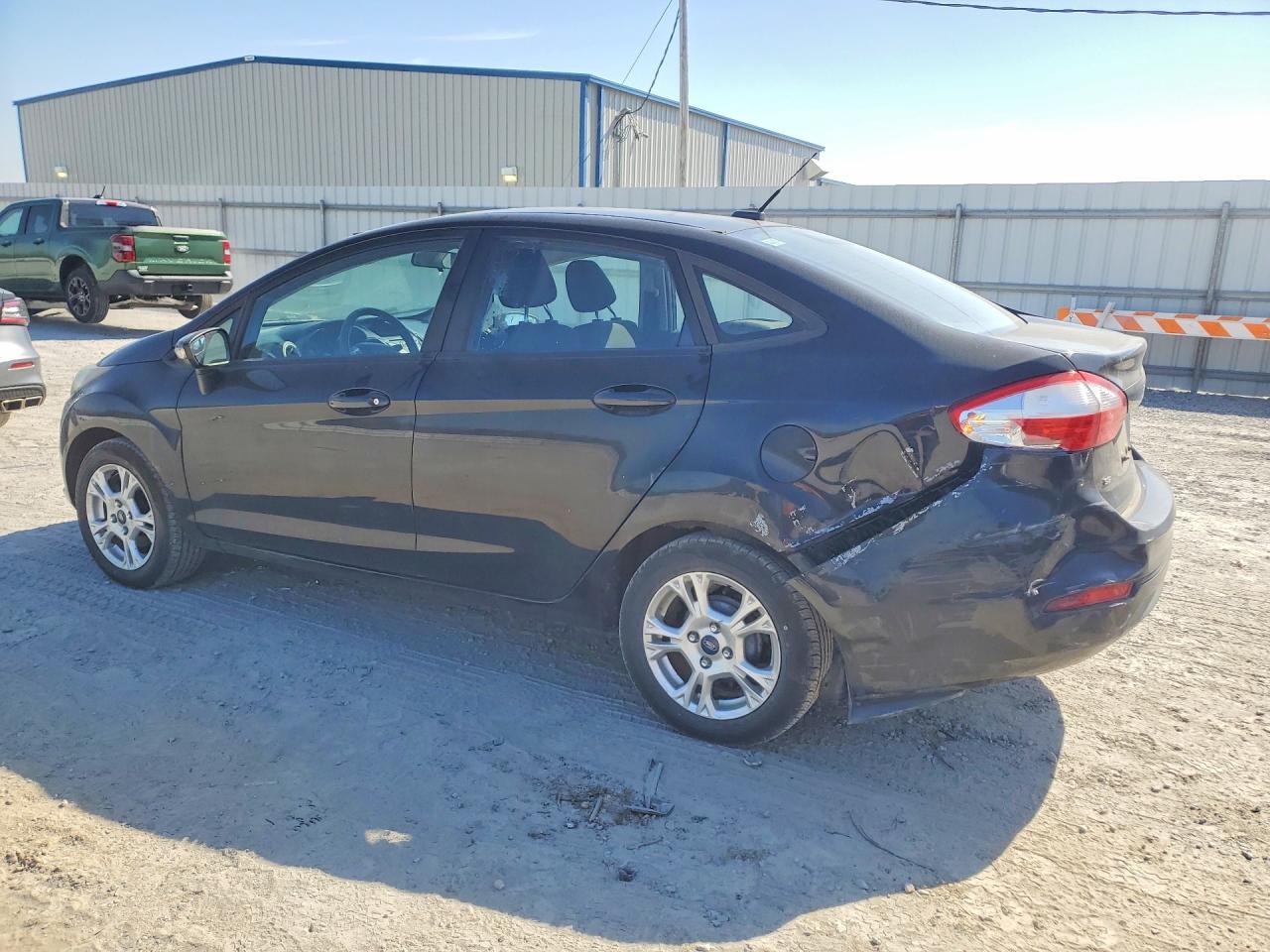 2016 FORD FIESTA SE photo 2