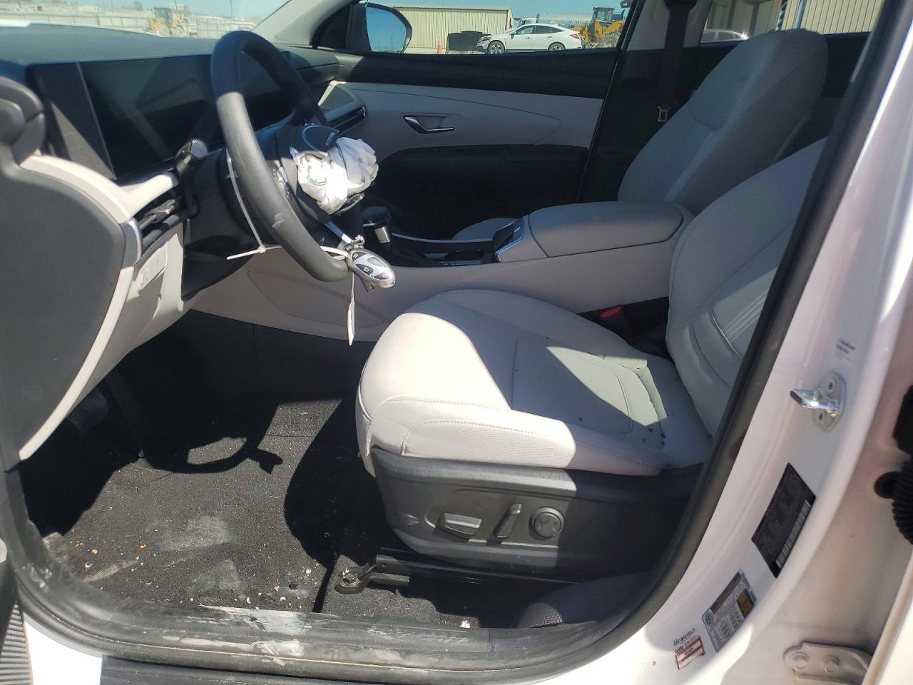 2025 HYUNDAI TUCSON SEL photo 13