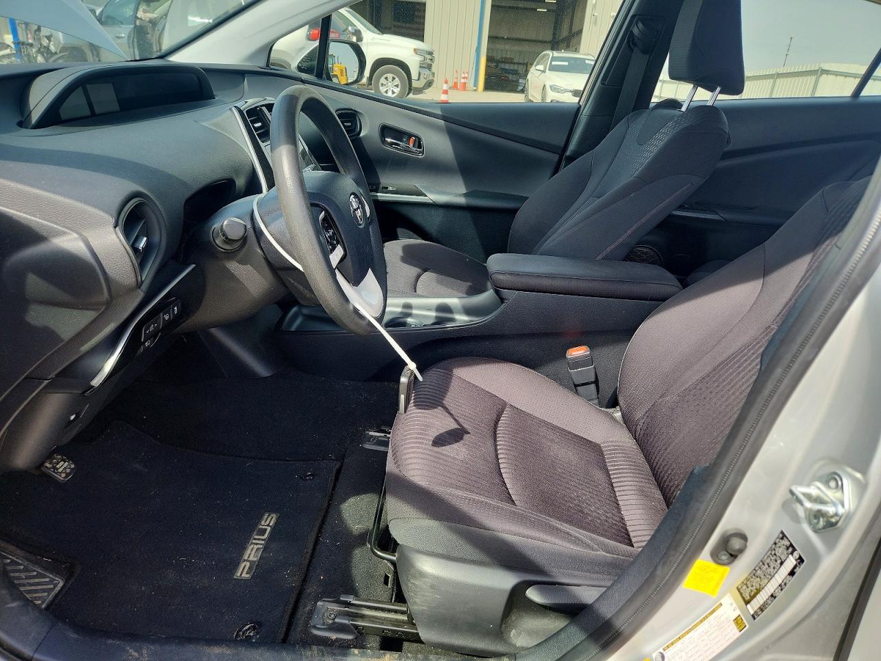 2018 TOYOTA PRIUS TWO photo 13