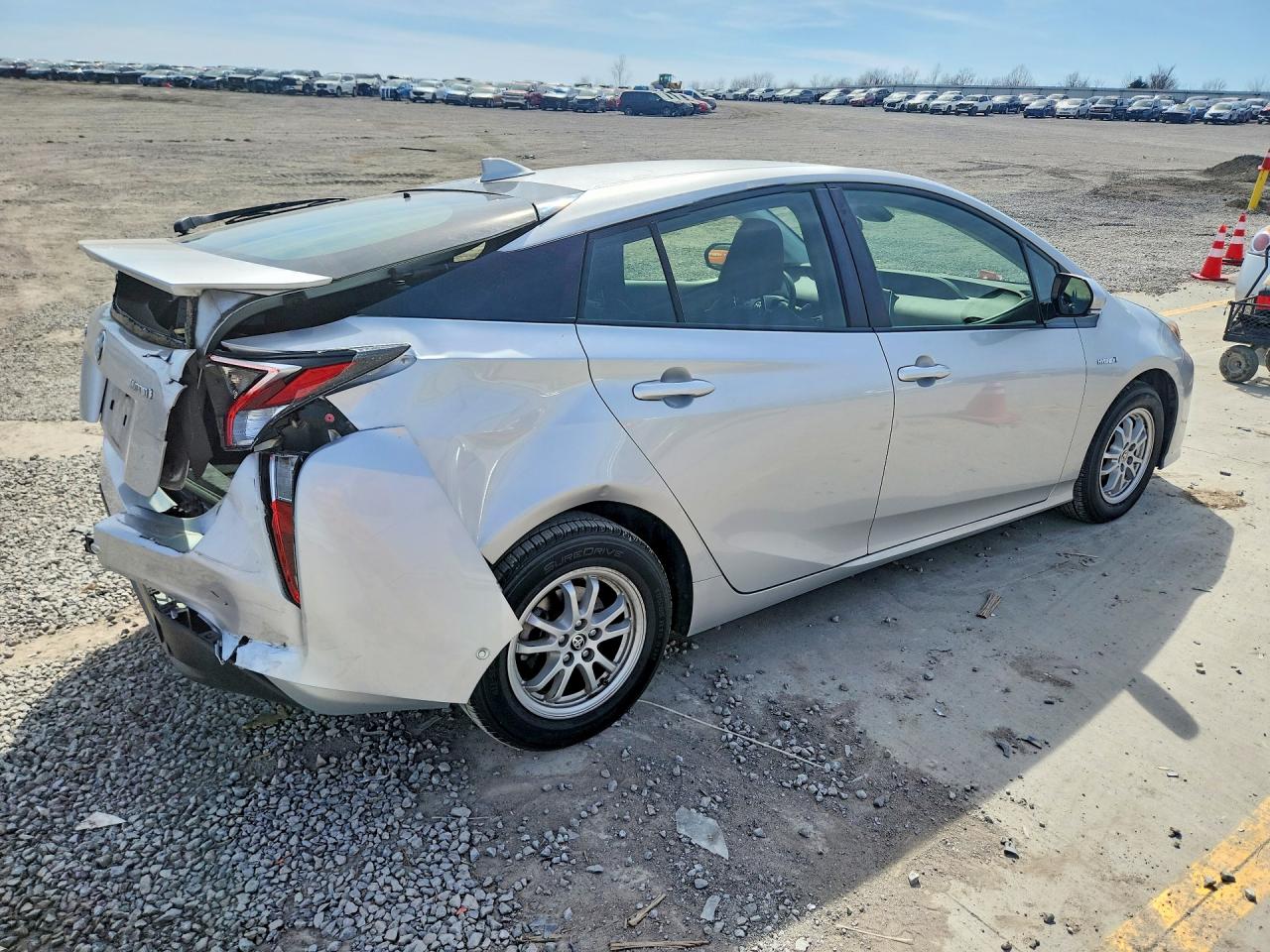 2018 TOYOTA PRIUS TWO photo 5