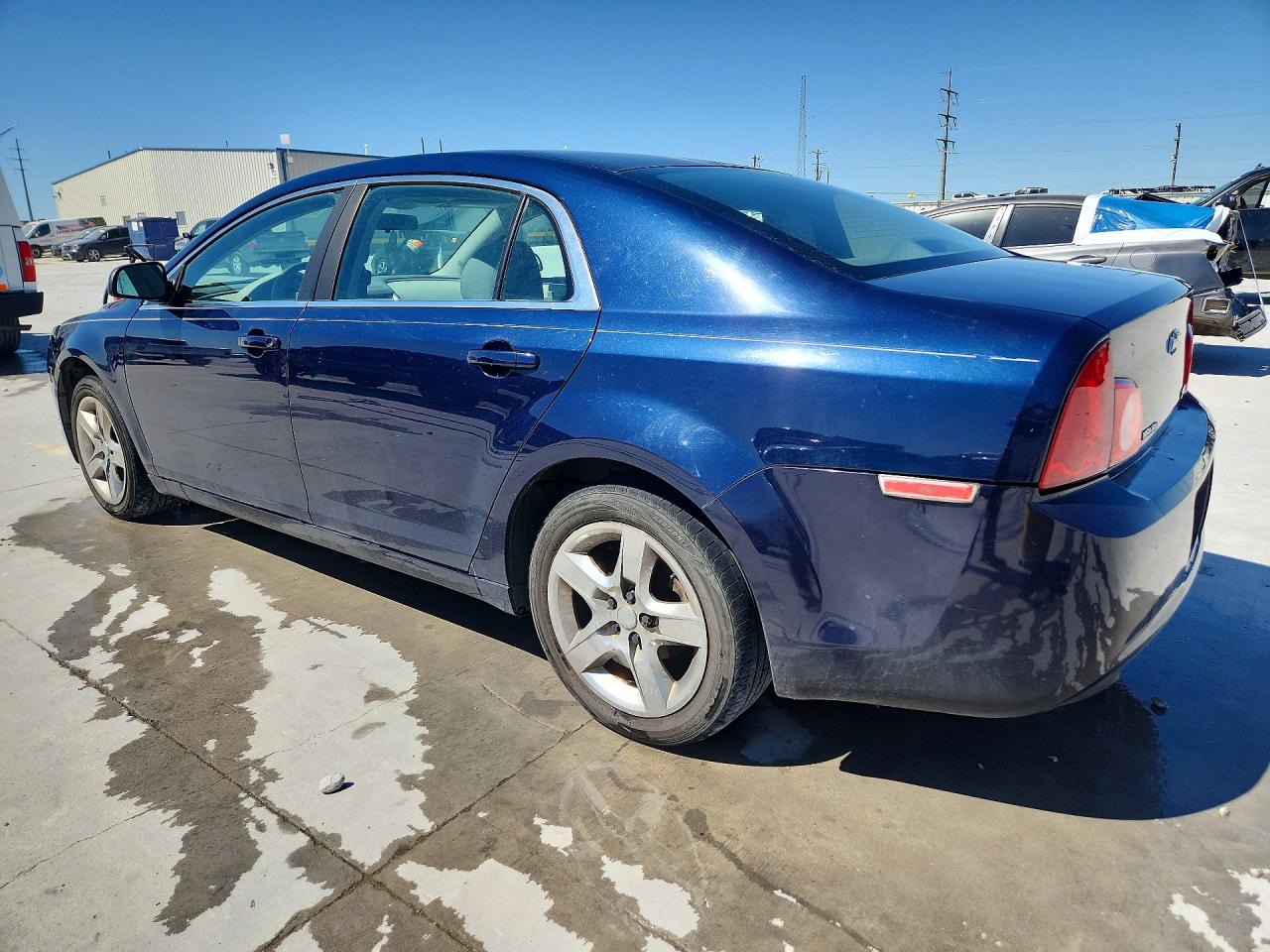 2011 CHEVROLET MALIBU LS photo 2