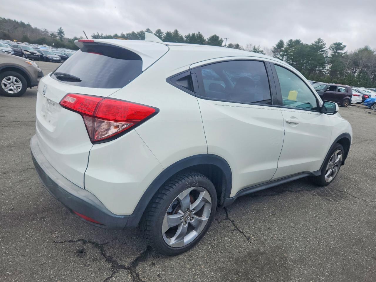2016 HONDA HR-V LX photo 3
