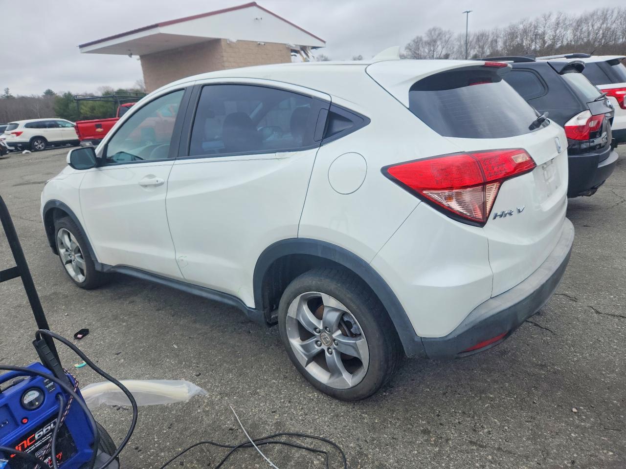 2016 HONDA HR-V LX photo 2