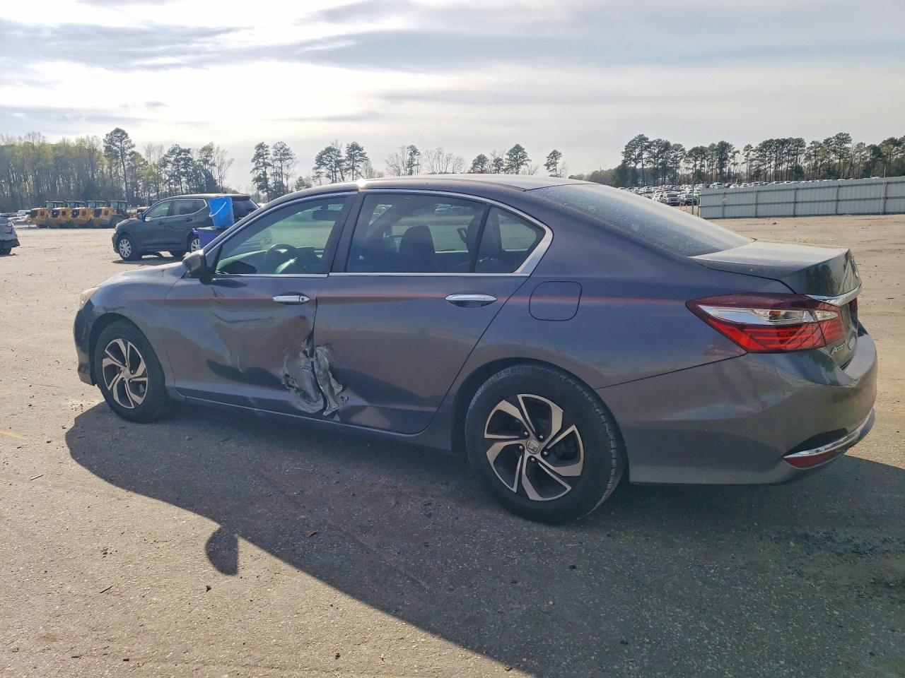 2017 HONDA ACCORD LX photo 3