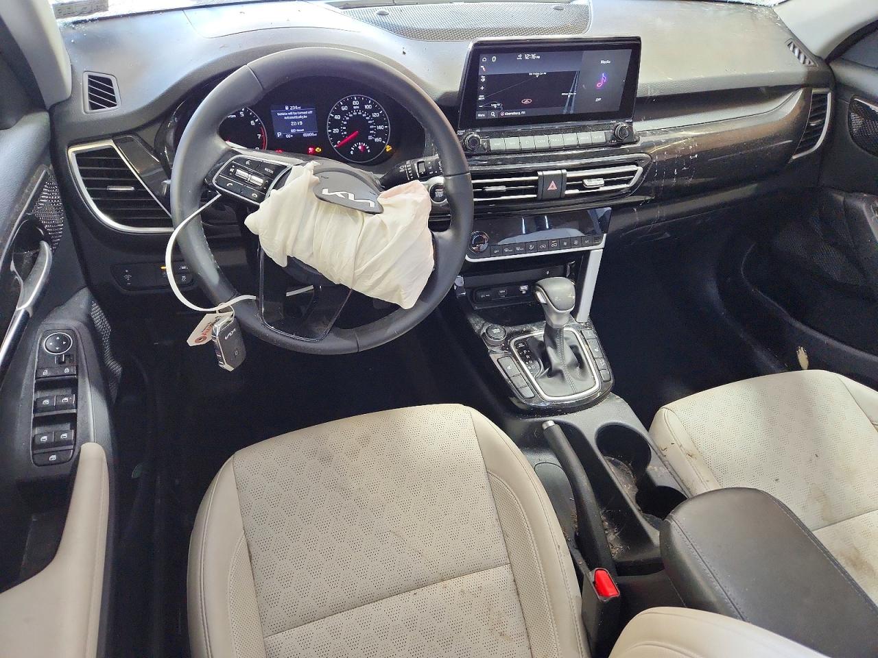 2023 KIA SELTOS EX photo 22