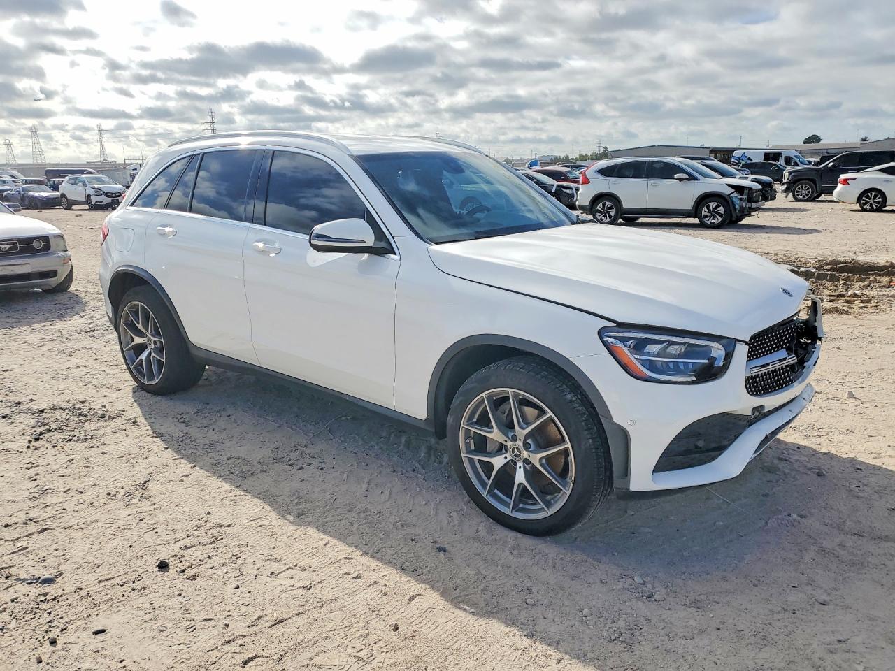 2021 MERCEDES-BENZ GLC 300 photo 4