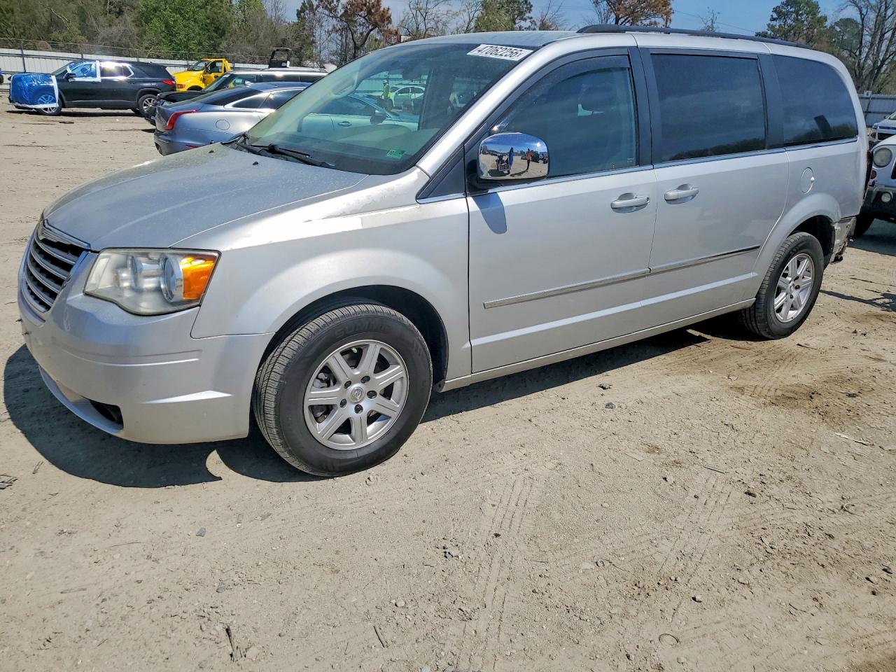 2010 CHRYSLER TOWN & COUNTRY