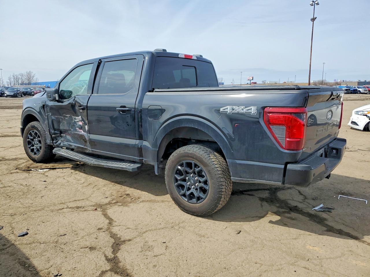 2025 FORD F150 XLT photo 2