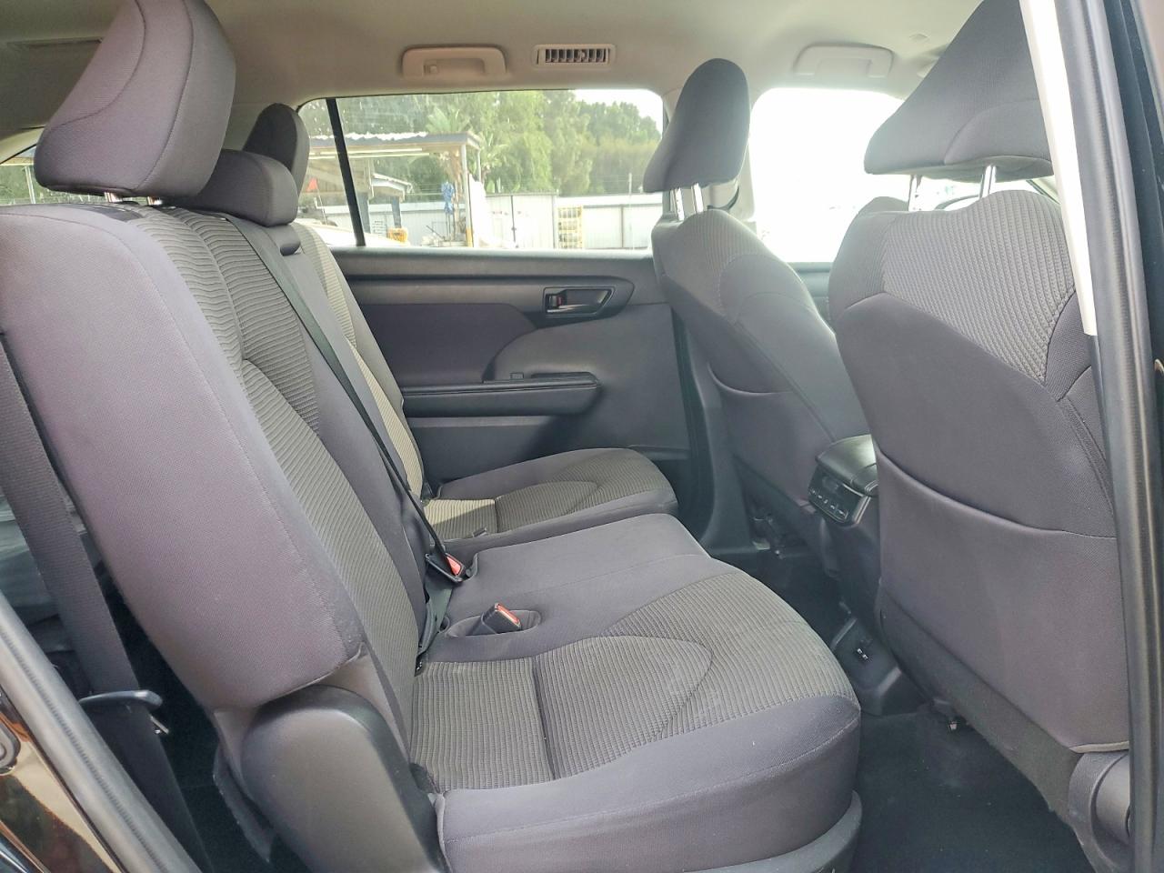 2021 TOYOTA HIGHLANDER L photo 21