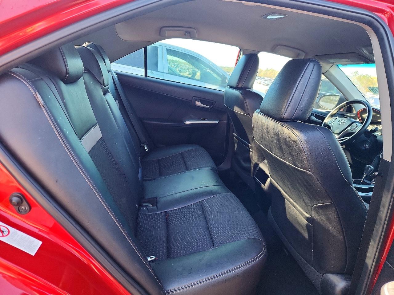 2013 TOYOTA CAMRY SE photo 10
