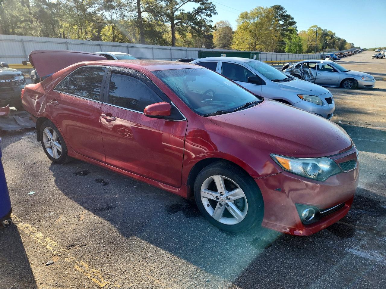 2013 TOYOTA CAMRY SE photo 4