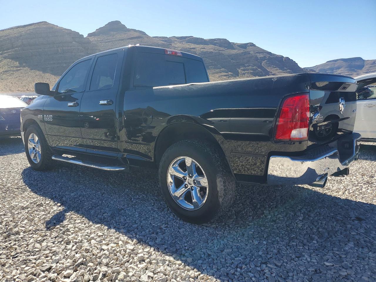 2014 RAM 1500 SLT photo 3