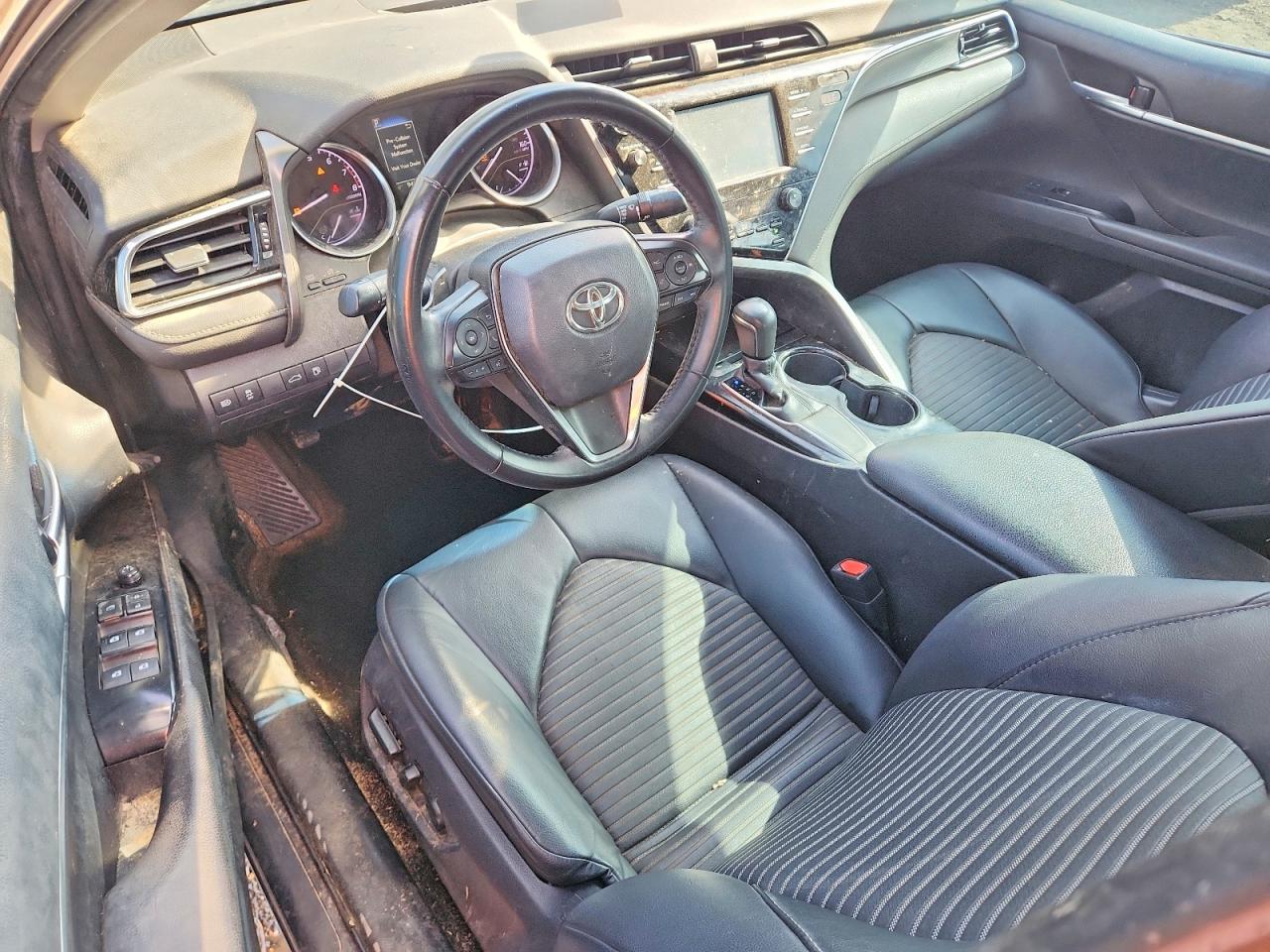 2018 TOYOTA CAMRY SE photo 15