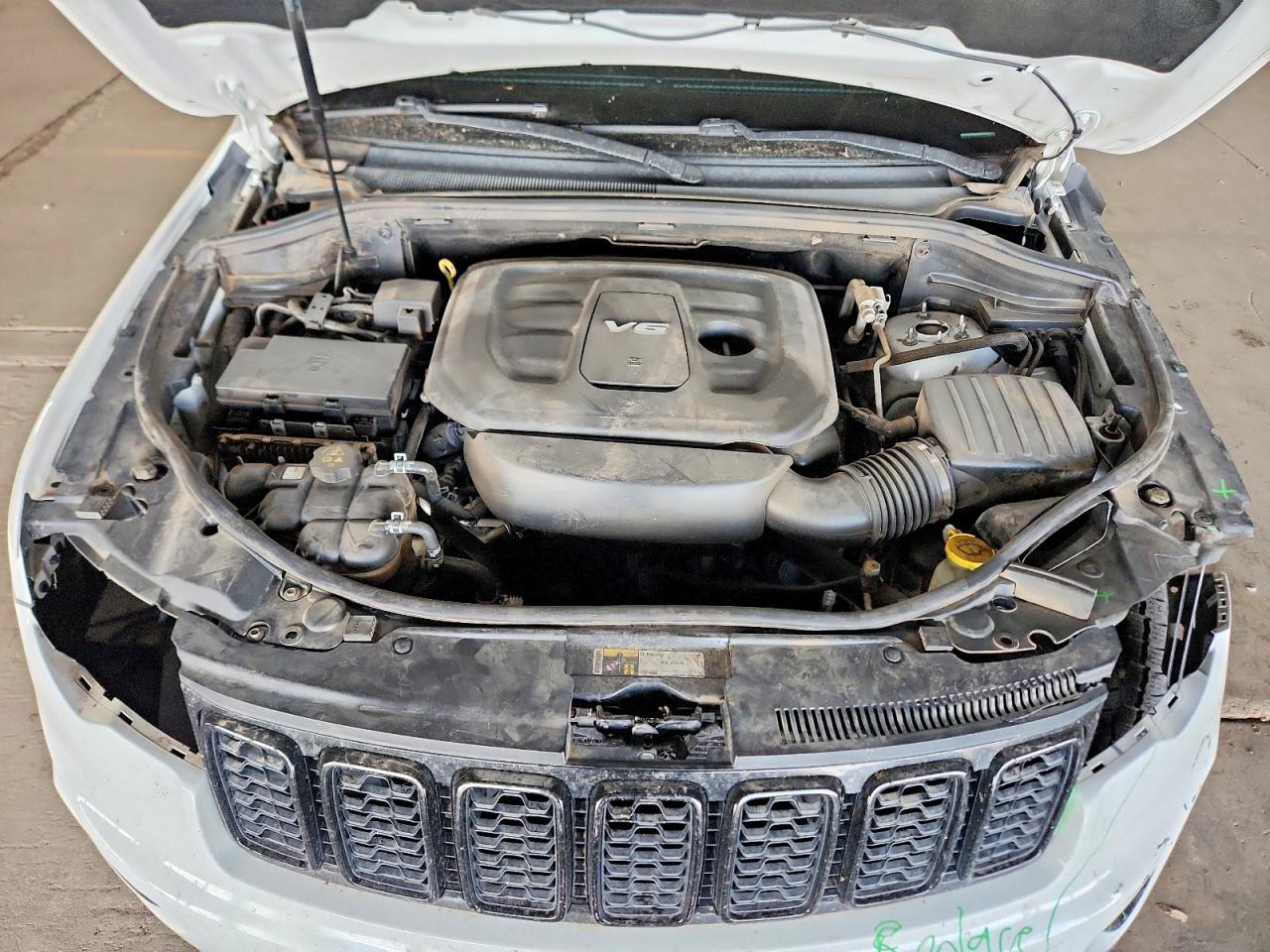 2018 JEEP GRAND CHEROKEE LAREDO photo 12