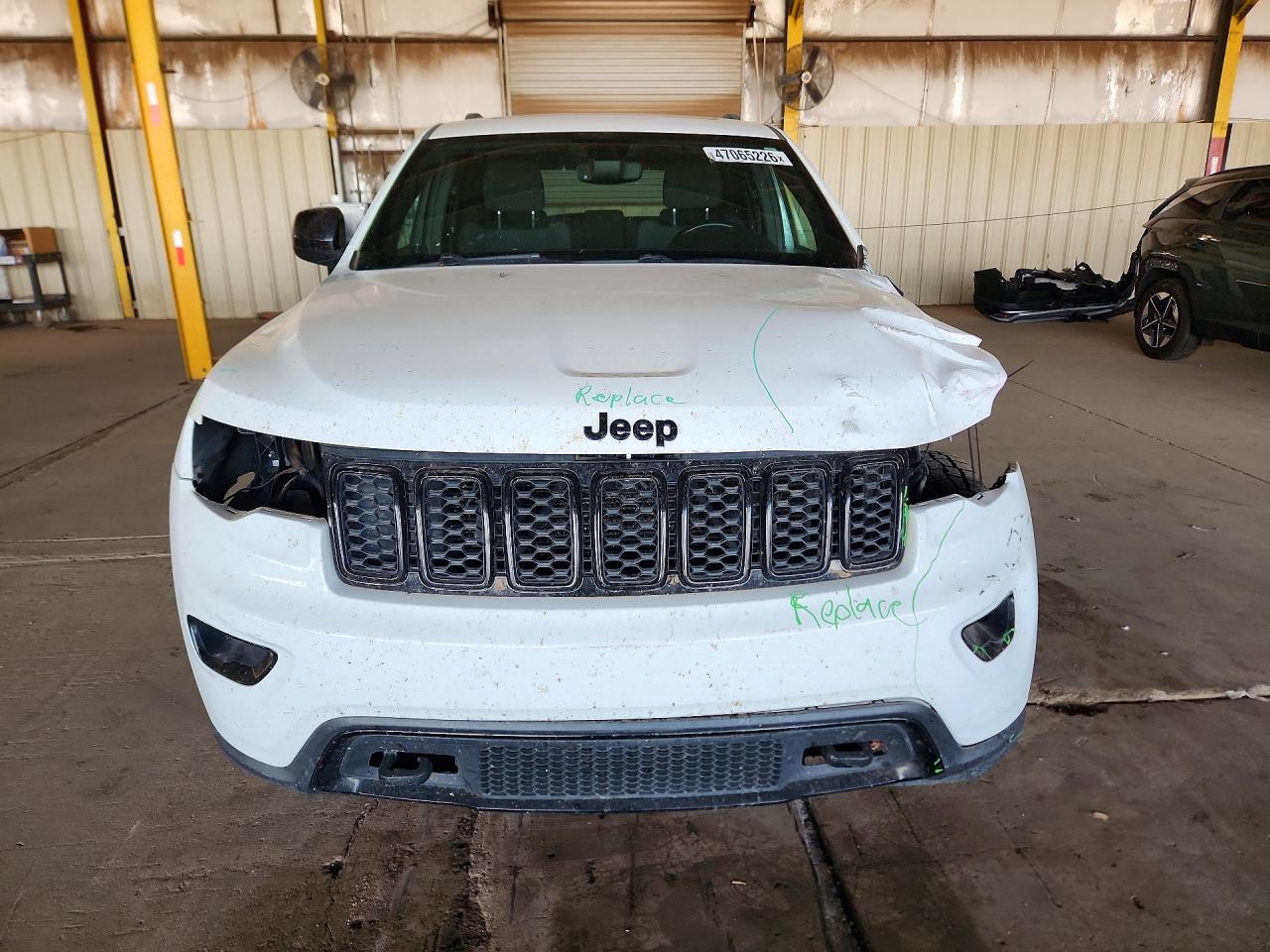 2018 JEEP GRAND CHEROKEE LAREDO photo 5