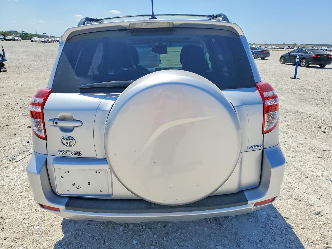 2012 TOYOTA RAV4 LIMITED photo 16