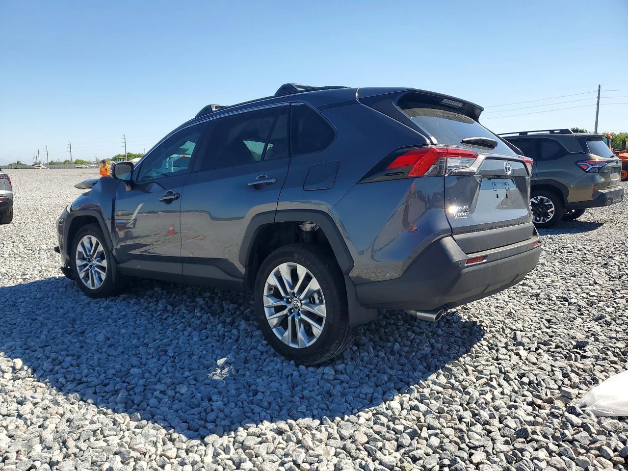 2025 TOYOTA RAV4 XLE PREMIUM photo 3