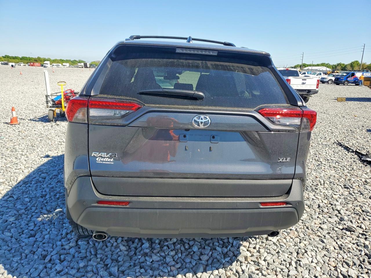 2025 TOYOTA RAV4 XLE PREMIUM photo 11